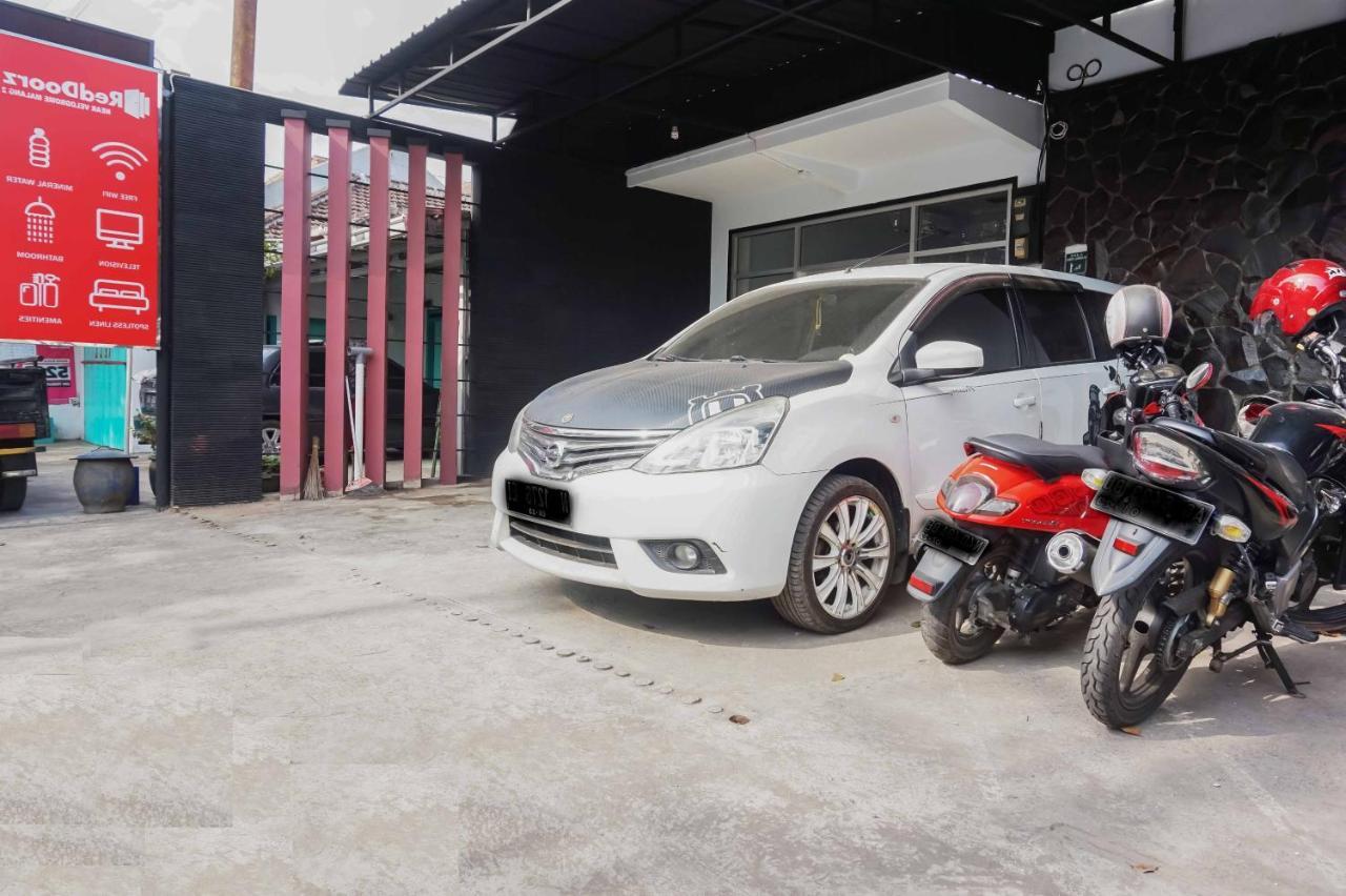 Reddoorz Near Velodrome Malang 2 Hotel Ngadipuro Eksteriør billede