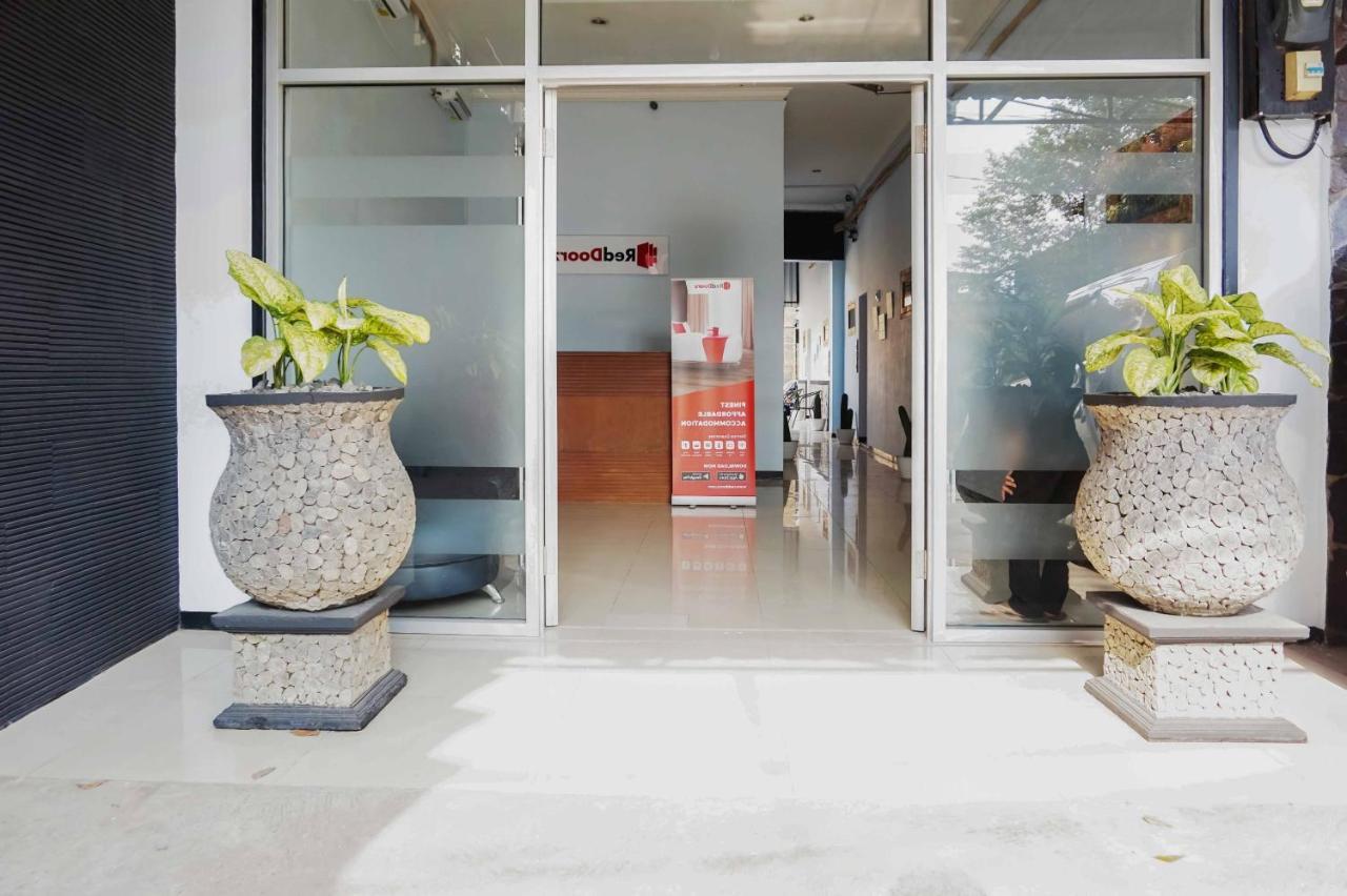 Reddoorz Near Velodrome Malang 2 Hotel Ngadipuro Eksteriør billede